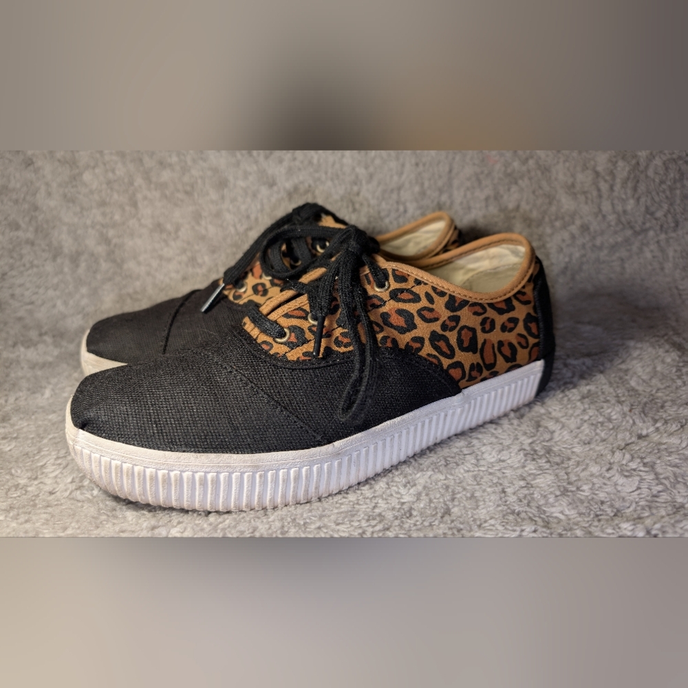 🐆TOMS 🐆 Cordones Indio Black/Leopard Canvas Sneaker Women's Size 8